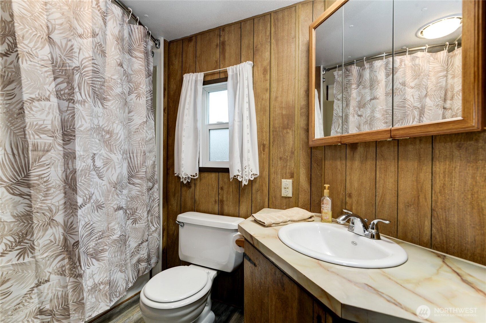 987 Tipsoo Loop Property Photo 7