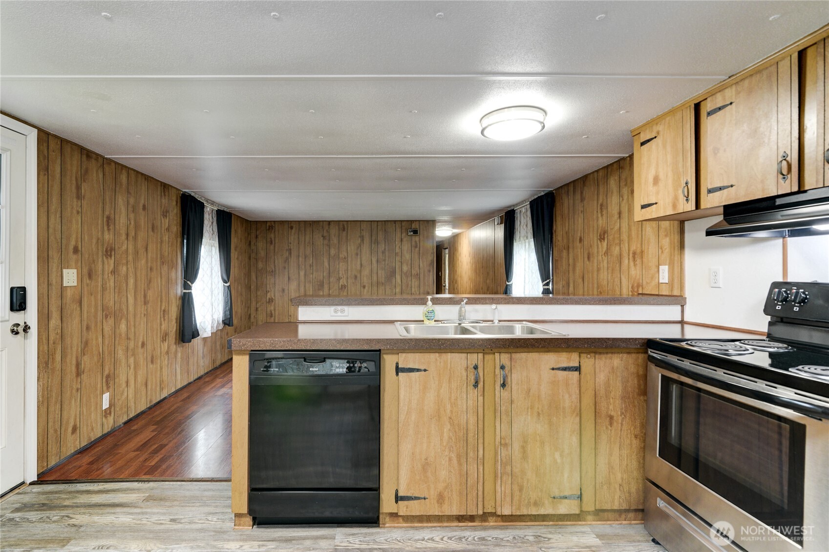 987 Tipsoo Loop Property Photo 15