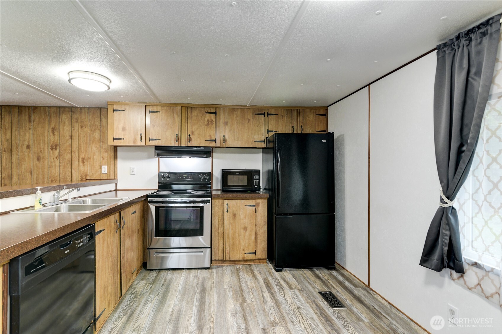 987 Tipsoo Loop Property Photo 17
