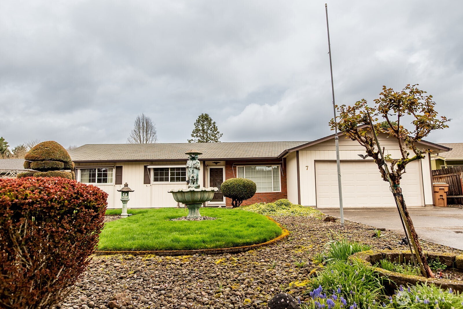 7 48th Place Property Photo