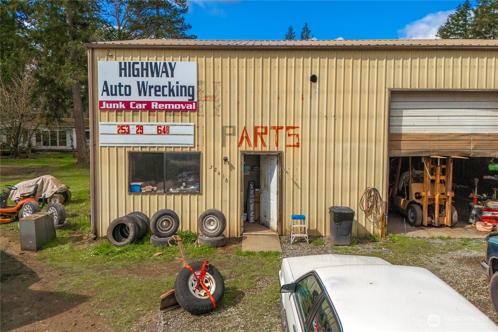 32416 Mtn Highway Property Photo