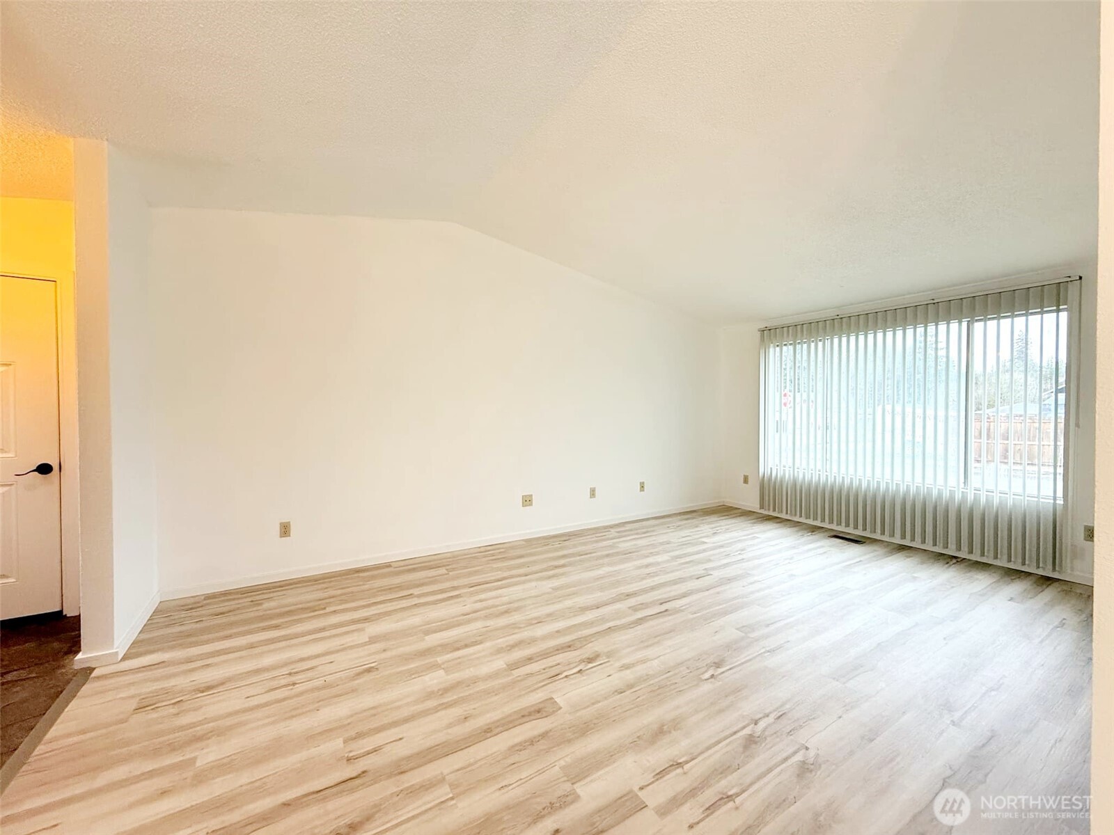 1716 W Young Street Property Photo 6