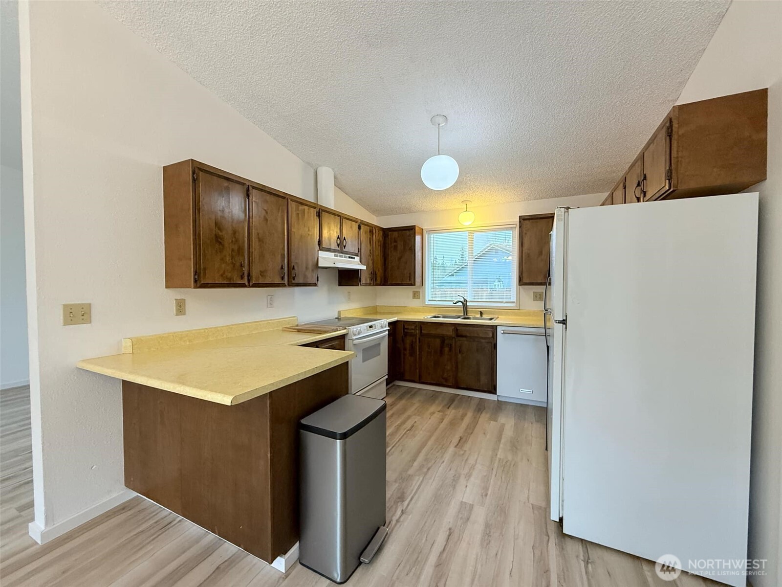 1716 W Young Street Property Photo 9