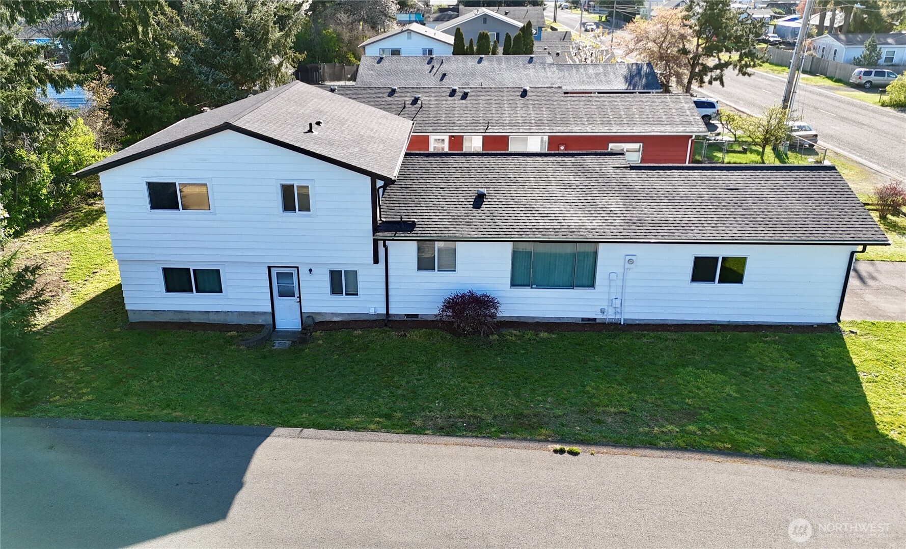 1716 W Young Street Property Photo 30