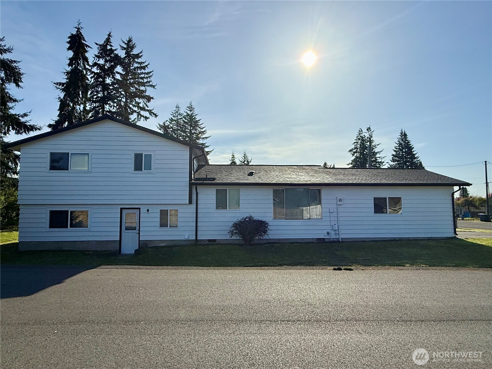 1716 W Young Street Property Photo 33