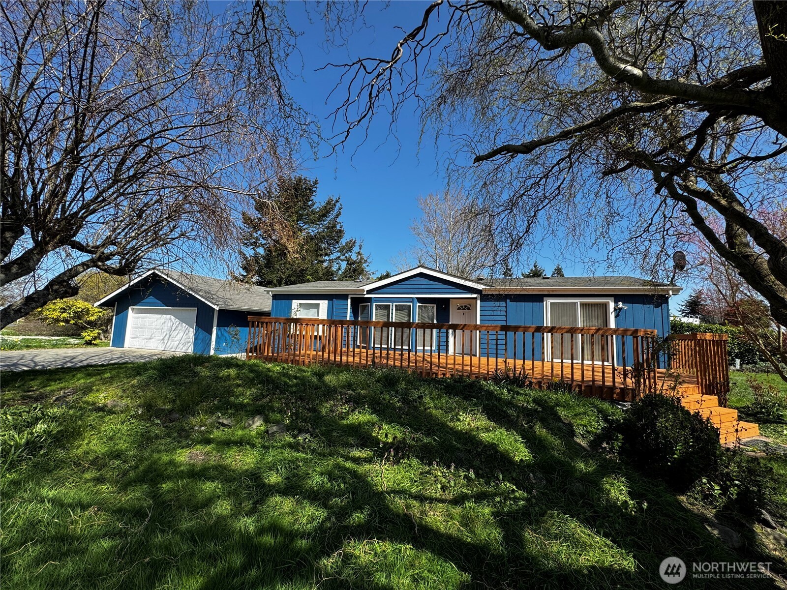 11 Golden Sands Boulevard Property Photo 2