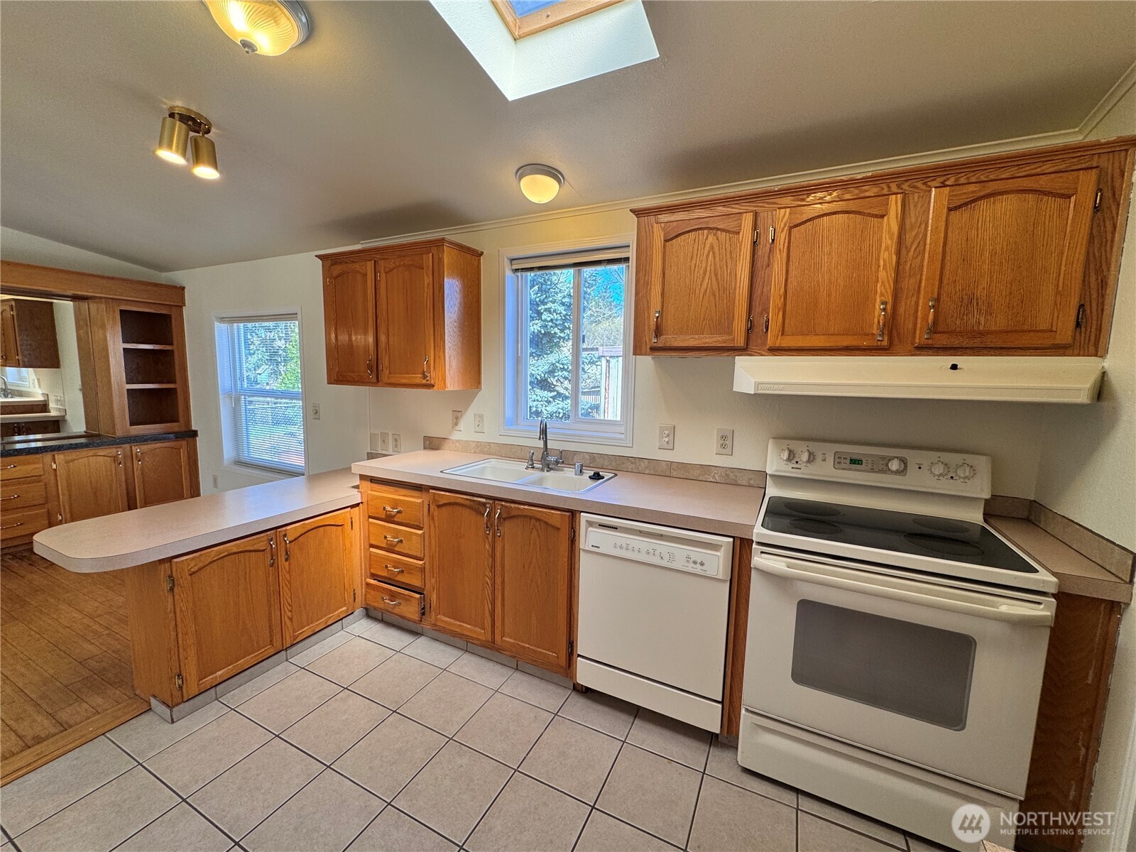 11 Golden Sands Boulevard Property Photo 8