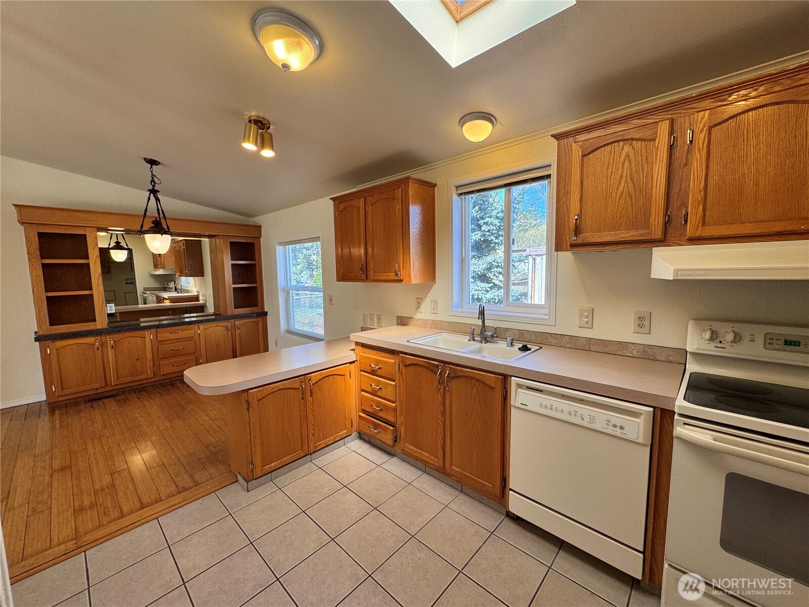 11 Golden Sands Boulevard Property Photo 9