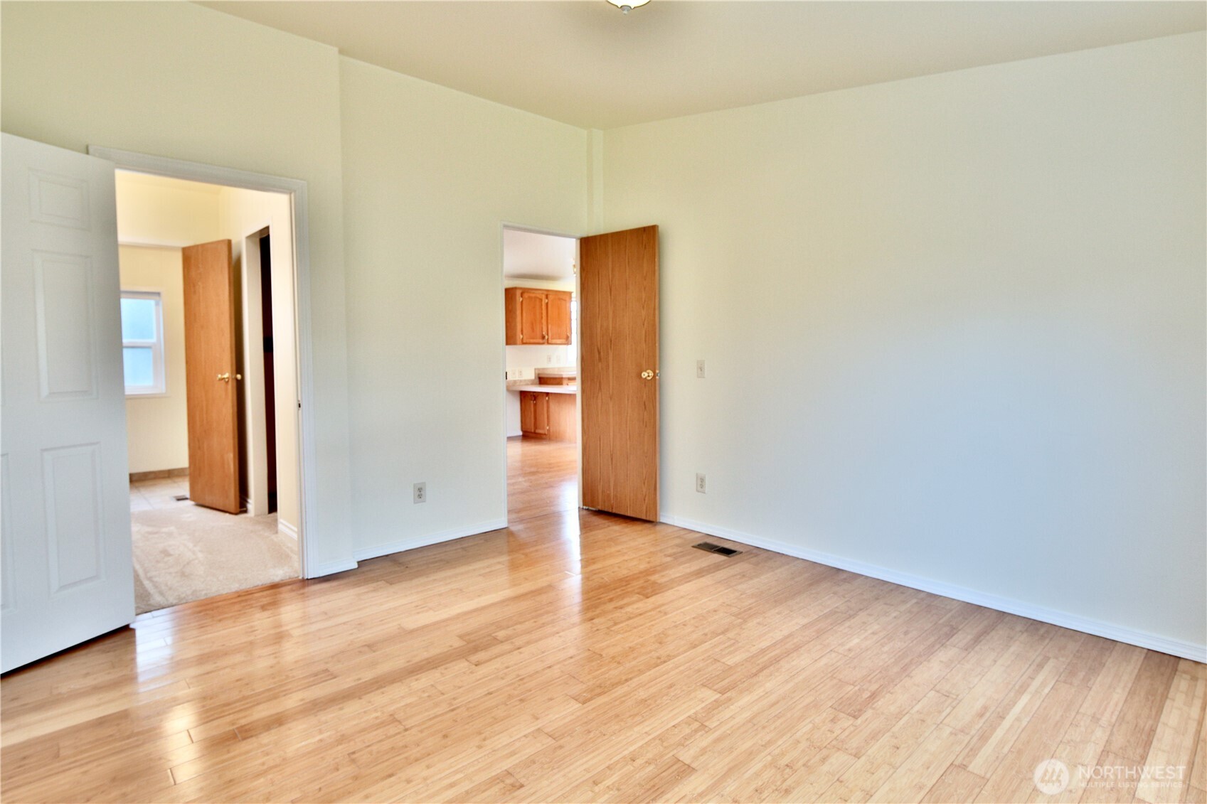 11 Golden Sands Boulevard Property Photo 10