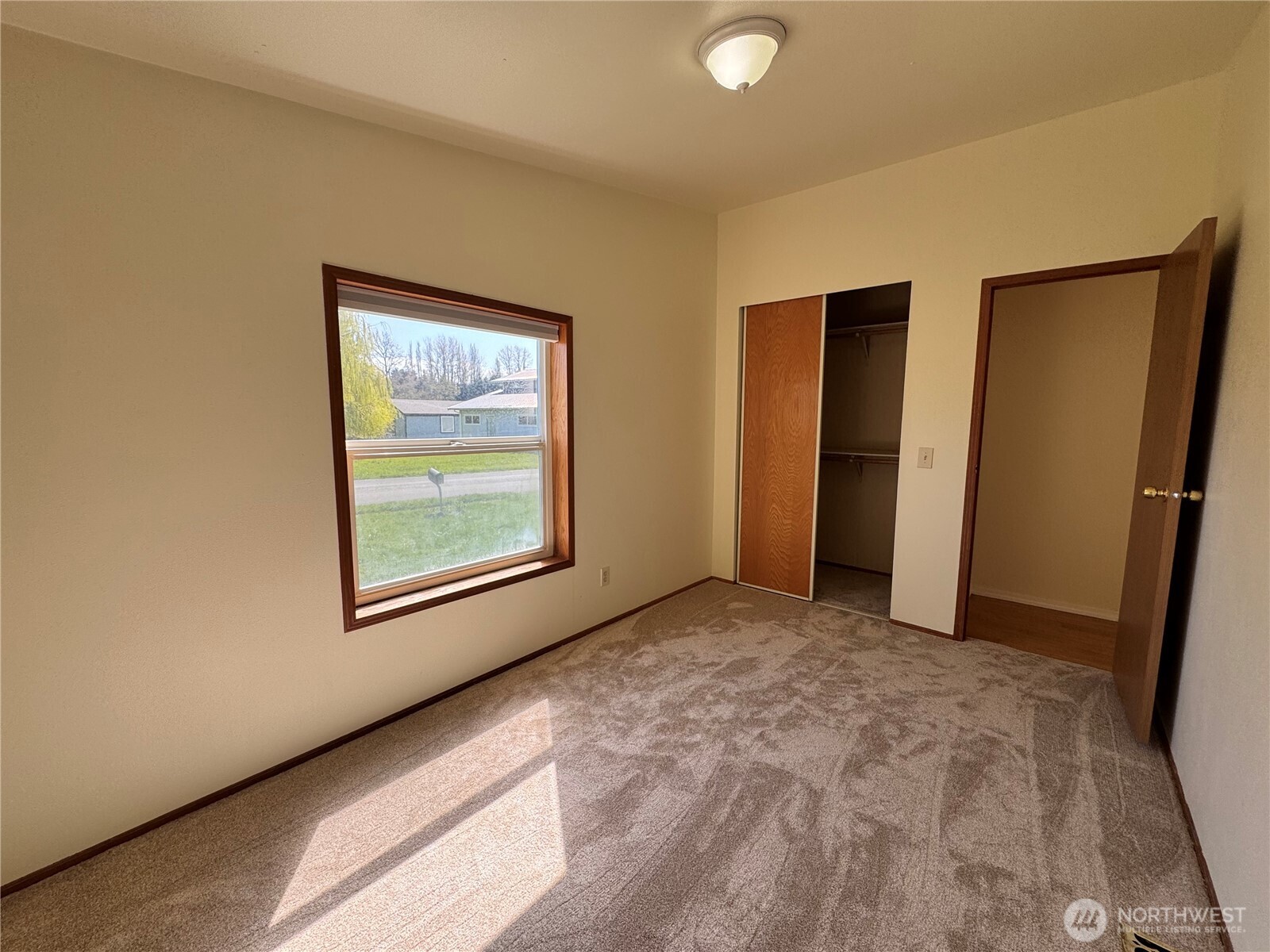 11 Golden Sands Boulevard Property Photo 14