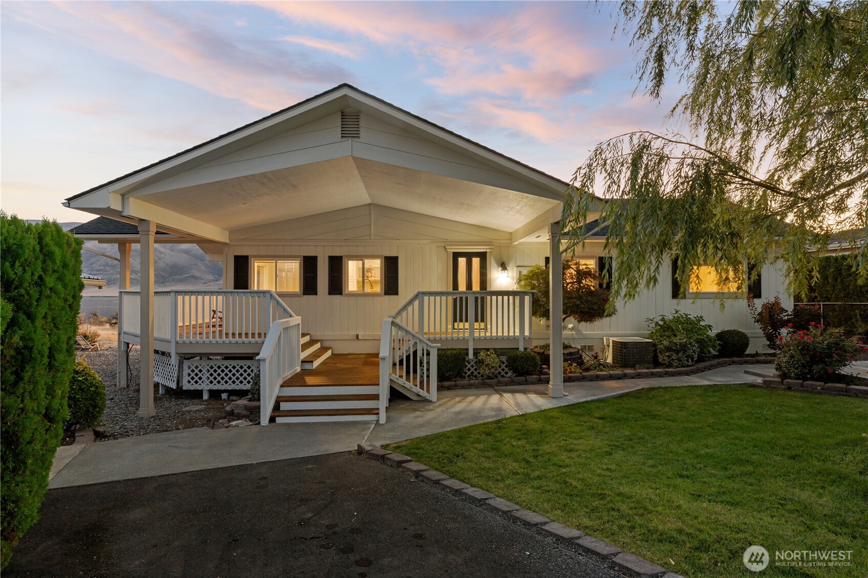 514 Island View Property Photo