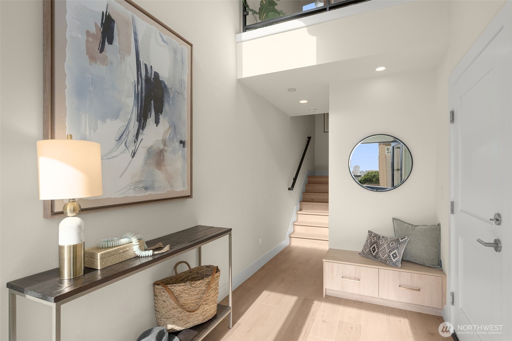 562 Lee Street Property Photo 2