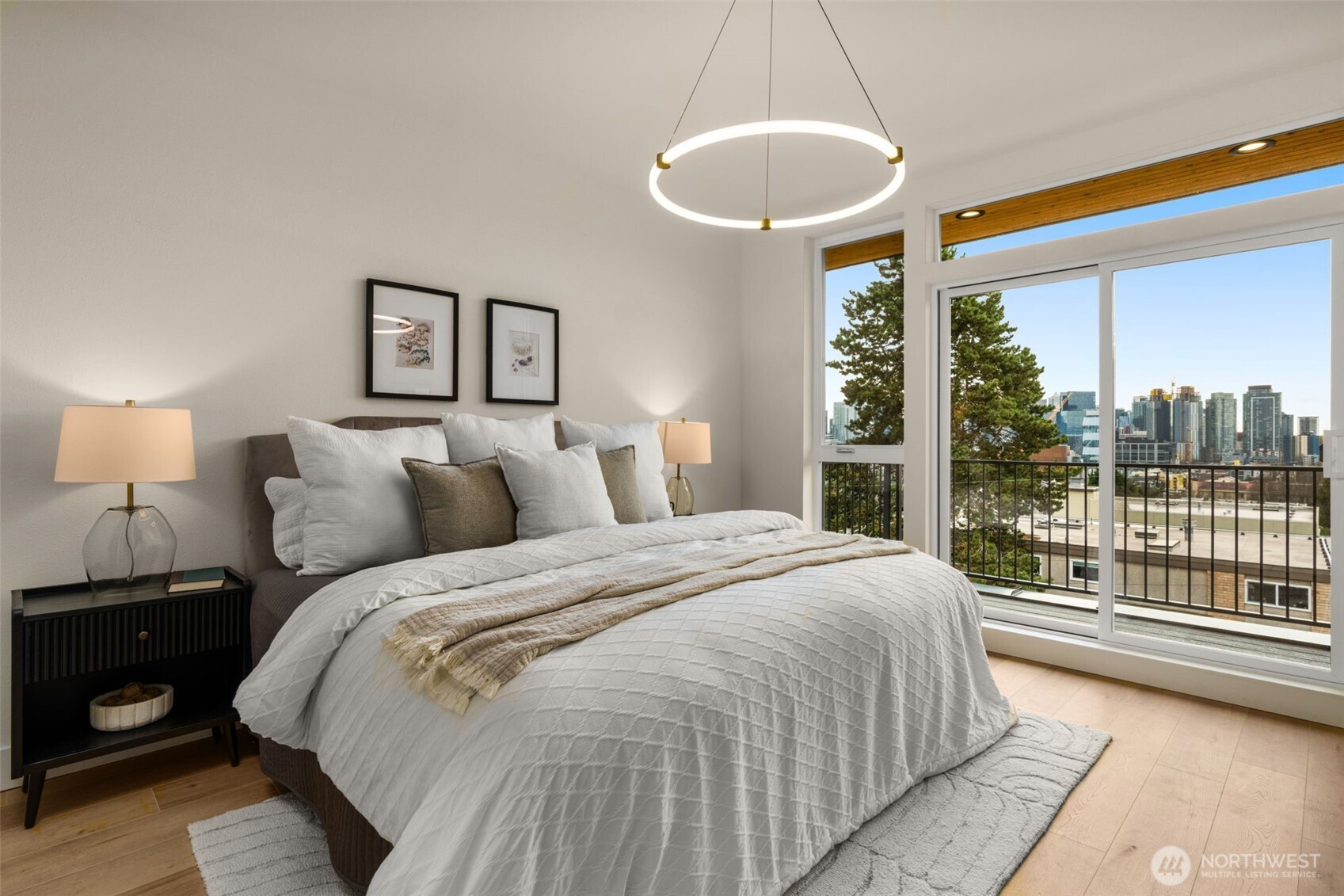 562 Lee Street Property Photo 12