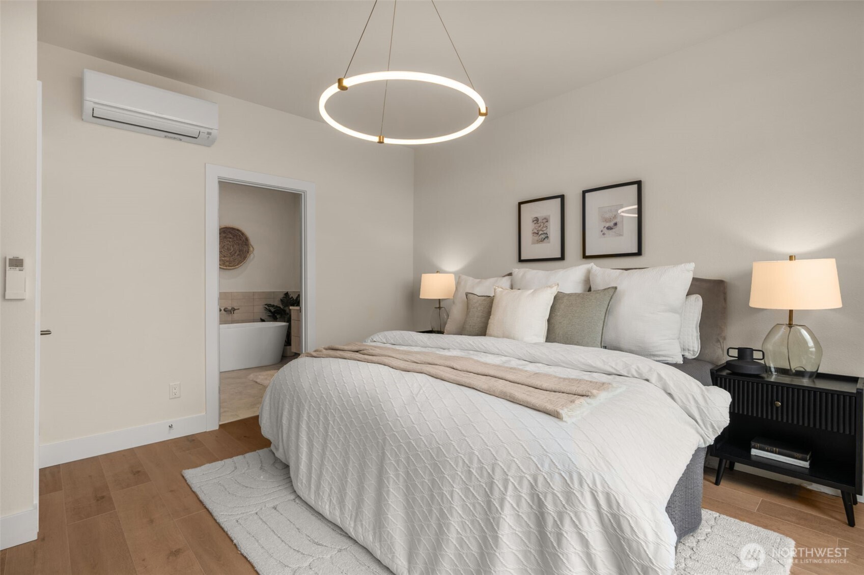 562 Lee Street Property Photo 13
