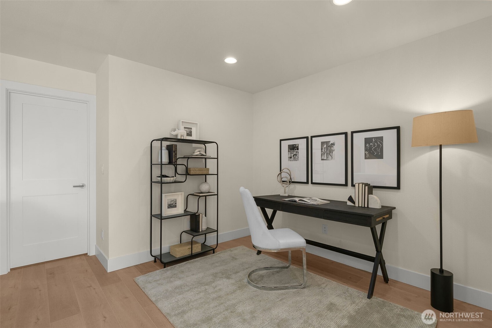 562 Lee Street Property Photo 21