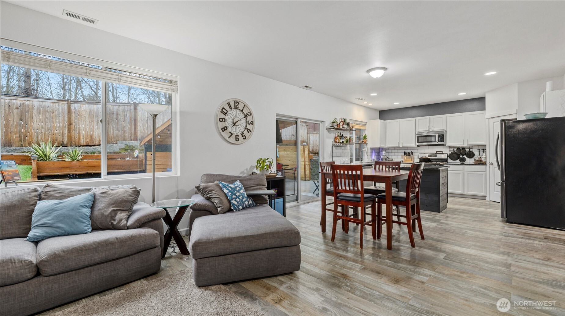 19581 141st Place Property Photo 8