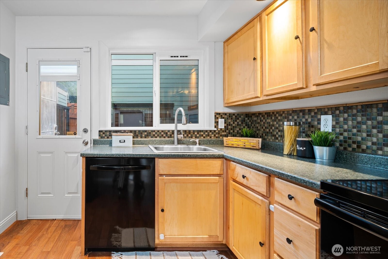 1600 E Yesler Way 102 Property Photo 11