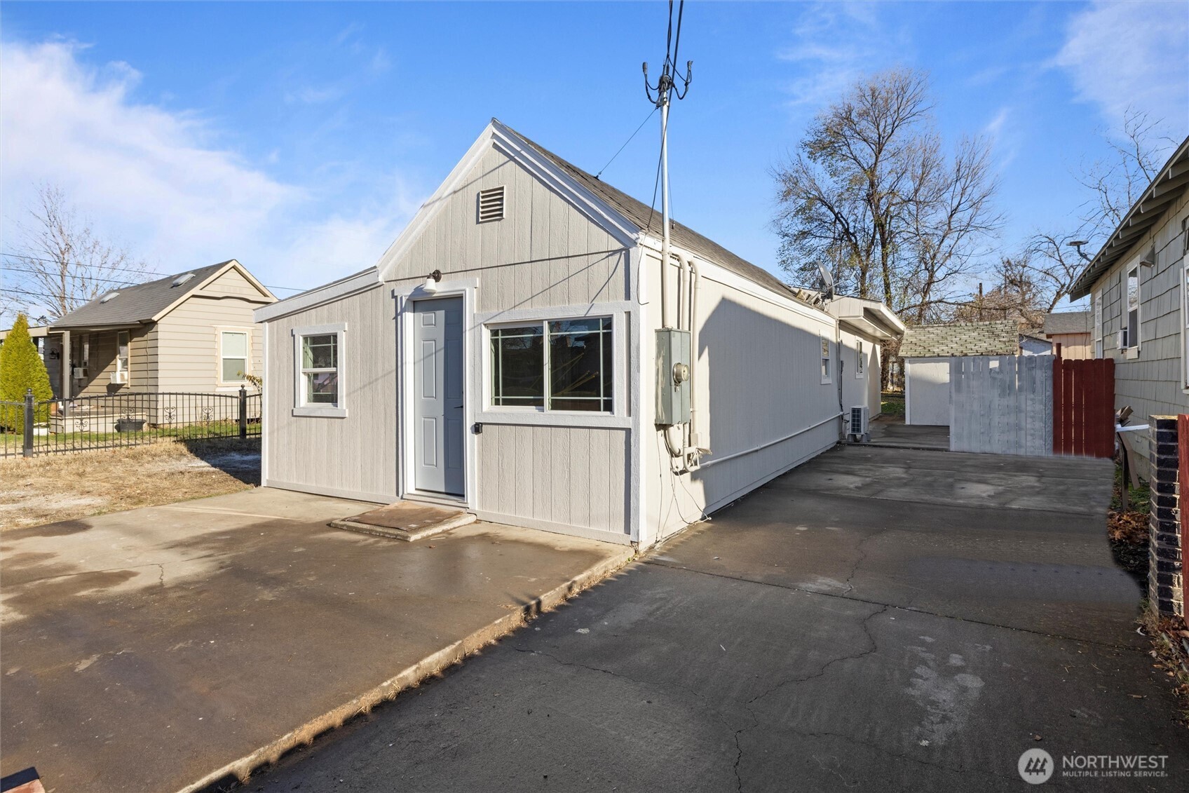 603 Military Street Property Photo 1