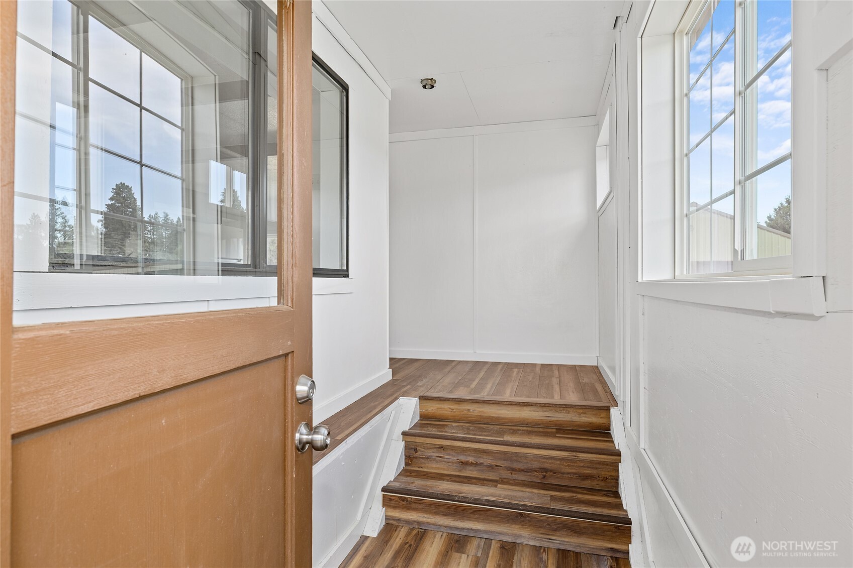 970 W Garfield Avenue Property Photo 2