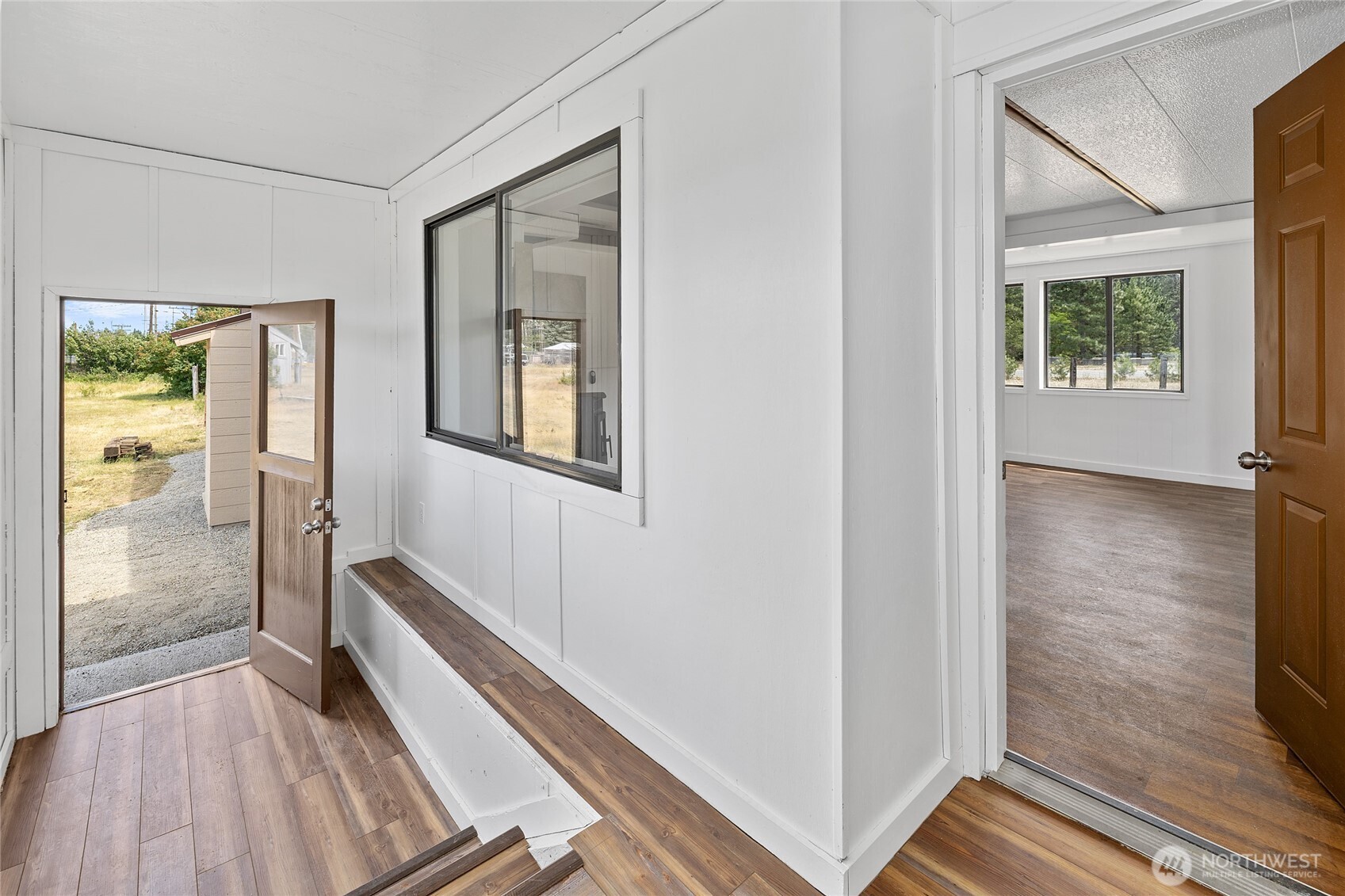 970 W Garfield Avenue Property Photo 3