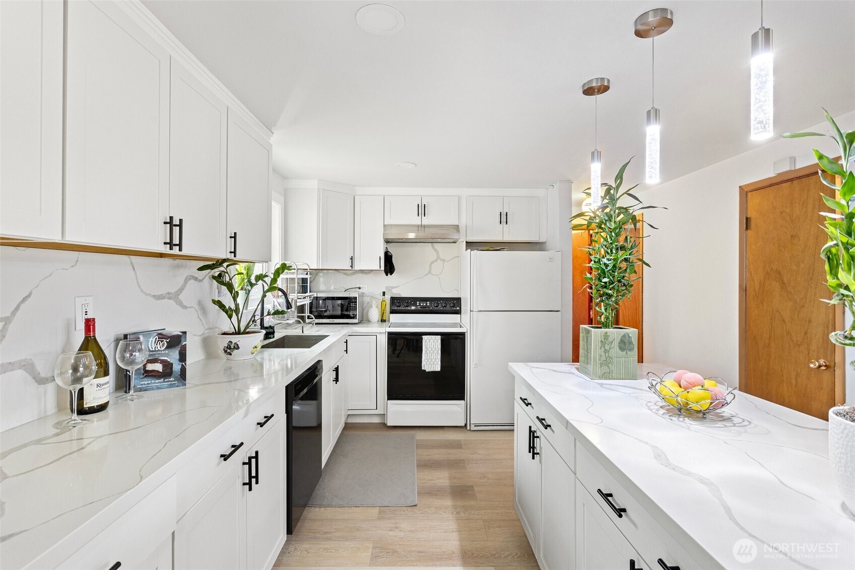 2016 191st Street Property Photo 7