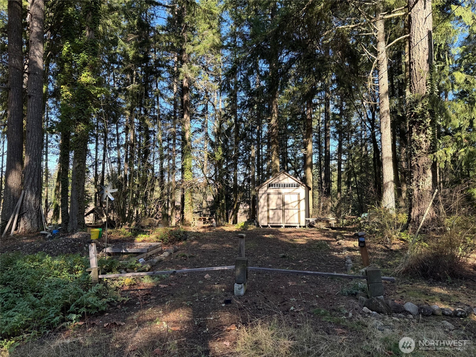 21914 Crest Lane Property Photo 2
