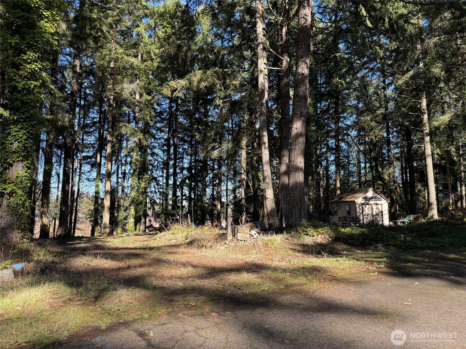 21914 Crest Lane Property Photo 13