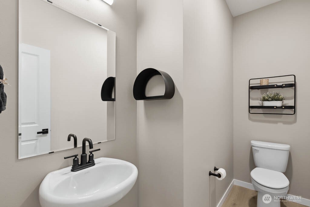 16124 Cascadian Way H3 Property Photo 10