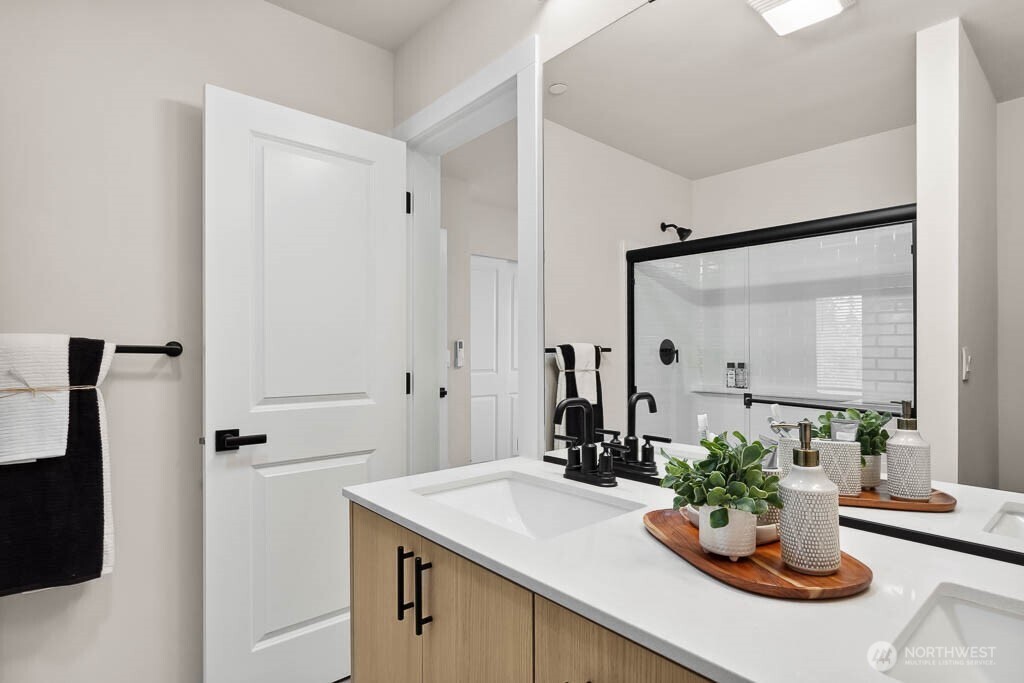 16124 Cascadian Way H3 Property Photo 18