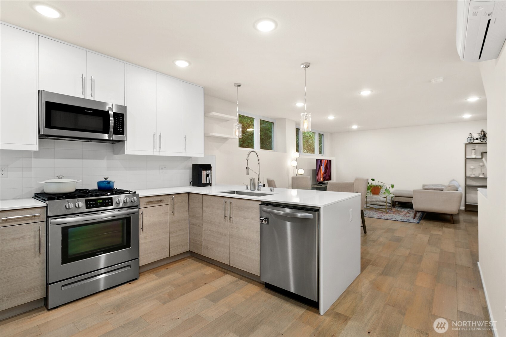 1709 15th Avenue Property Photo 3