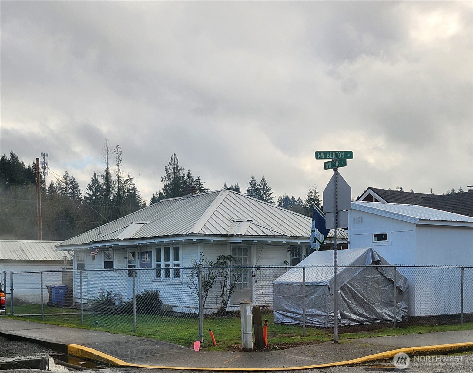 207 Nw Fir Street Property Photo 3
