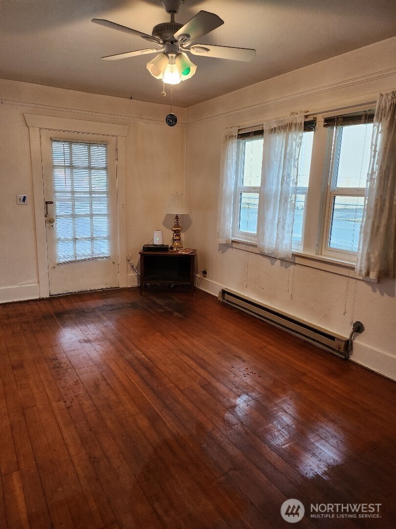 207 Nw Fir Street Property Photo 5