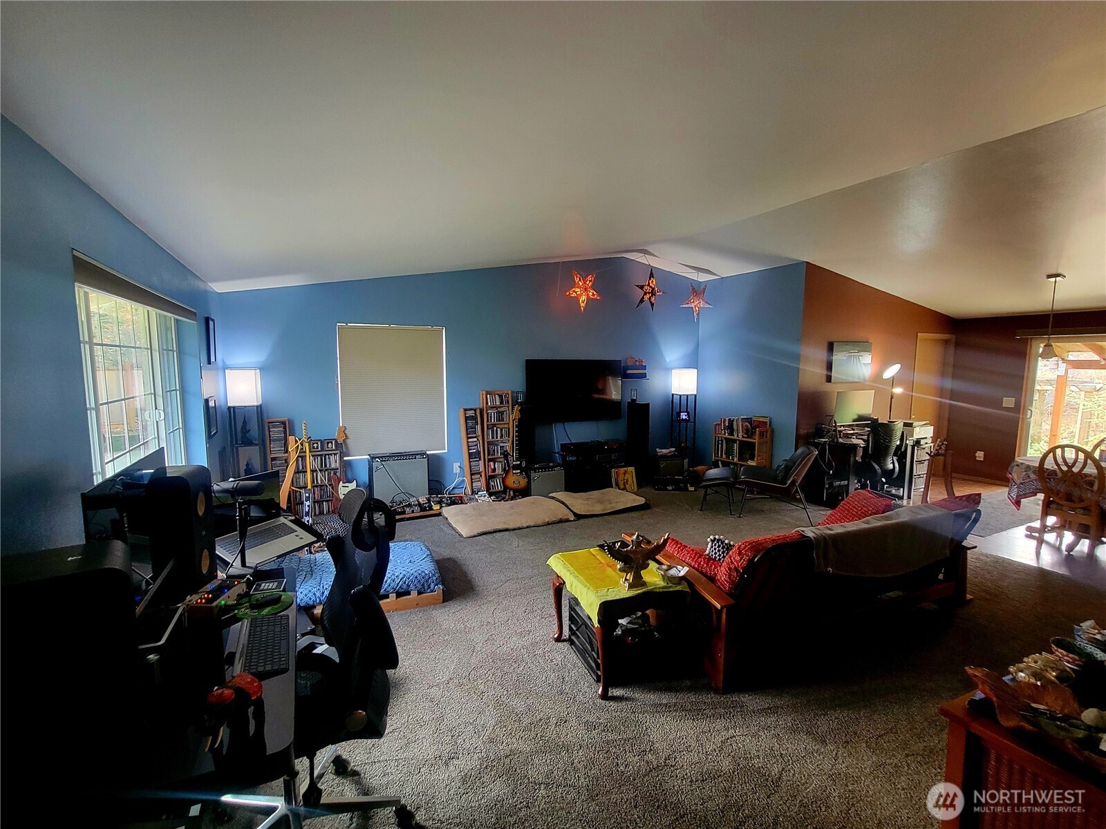 379 Collins Road 18 Property Photo 16