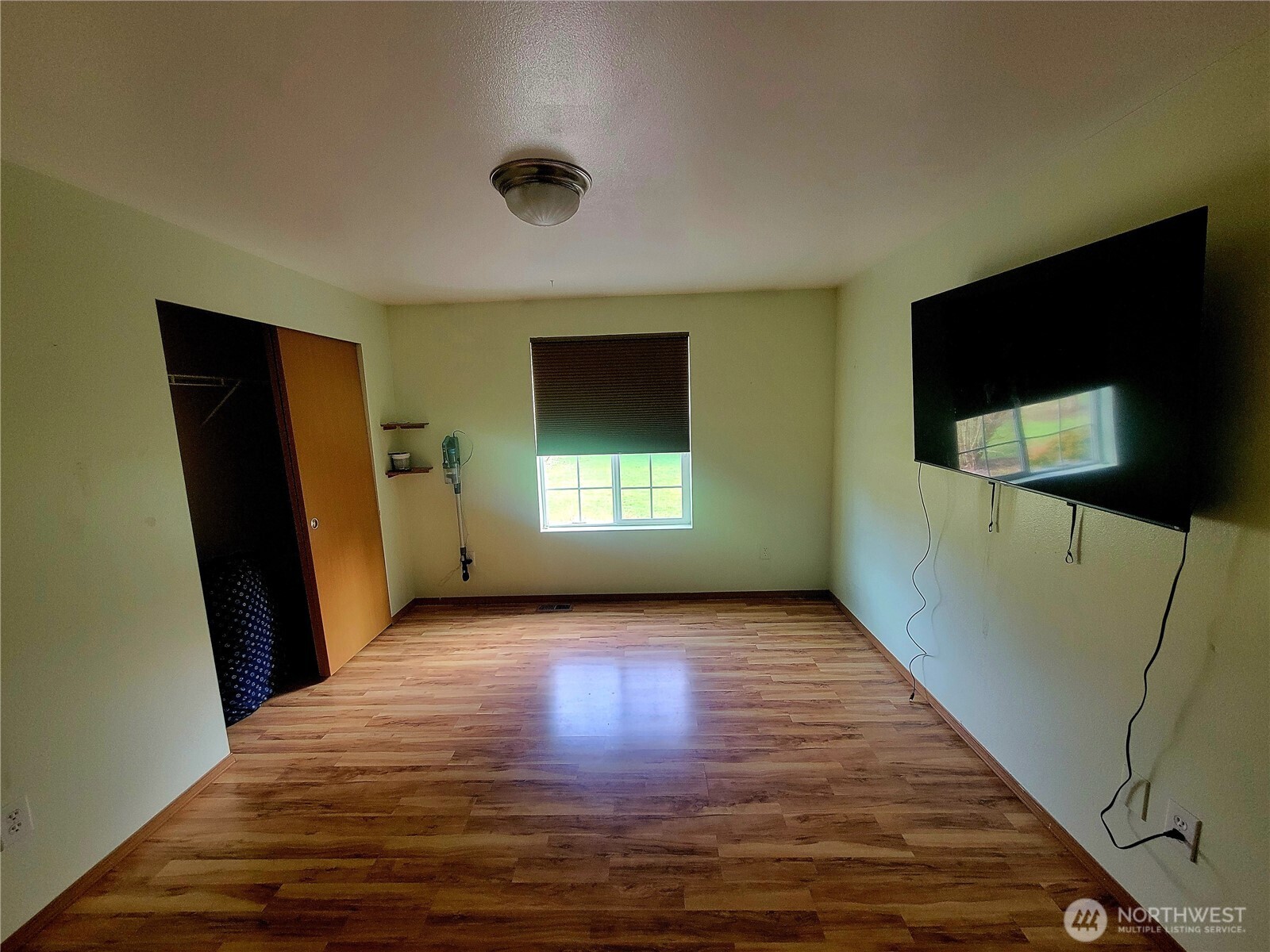 379 Collins Road 18 Property Photo 22