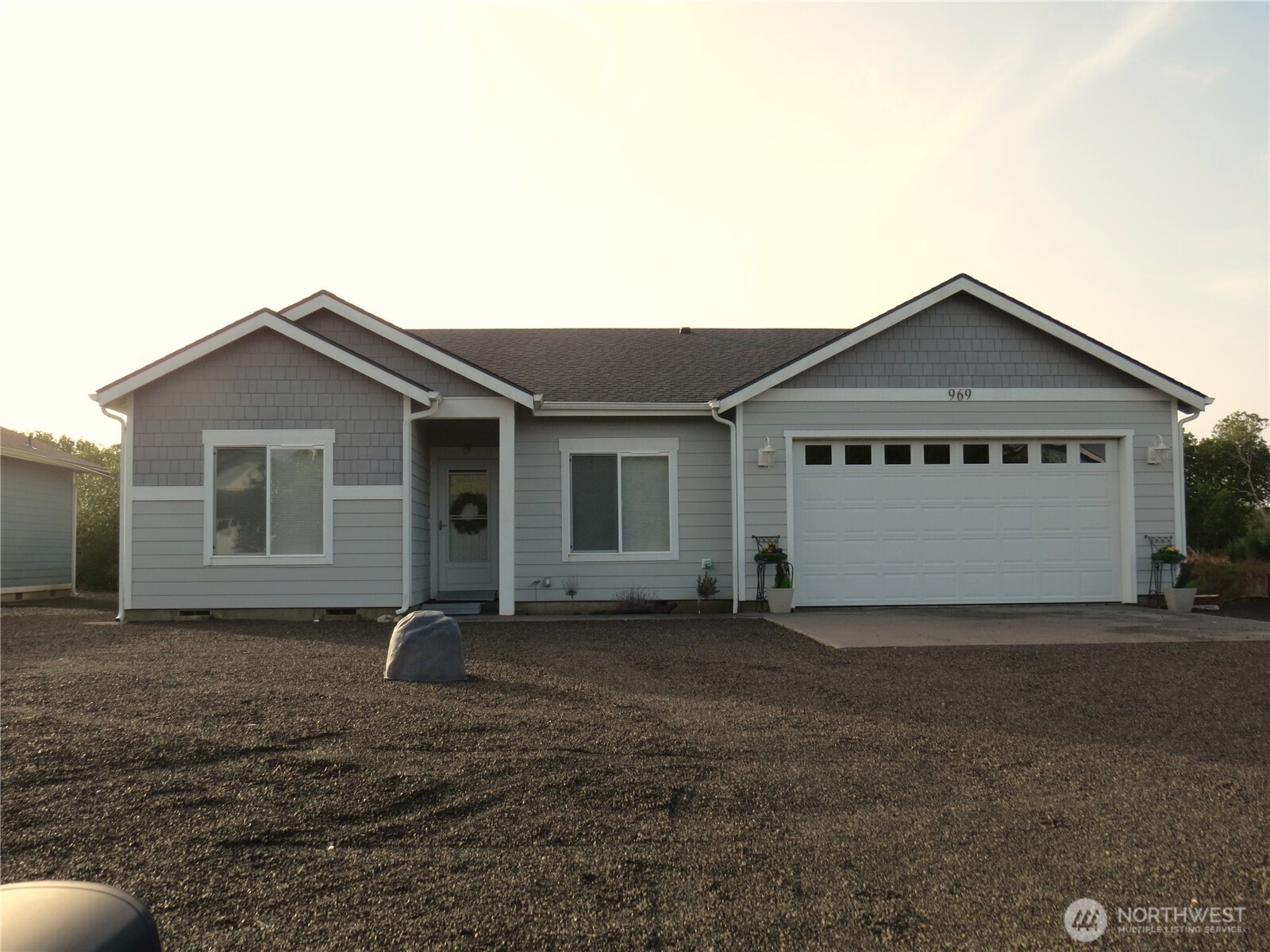 969 Cascade Avenue Property Photo