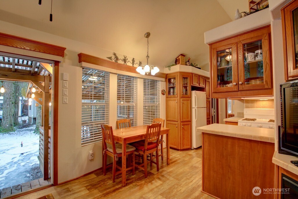 223 6 Morel Drive Property Photo 10