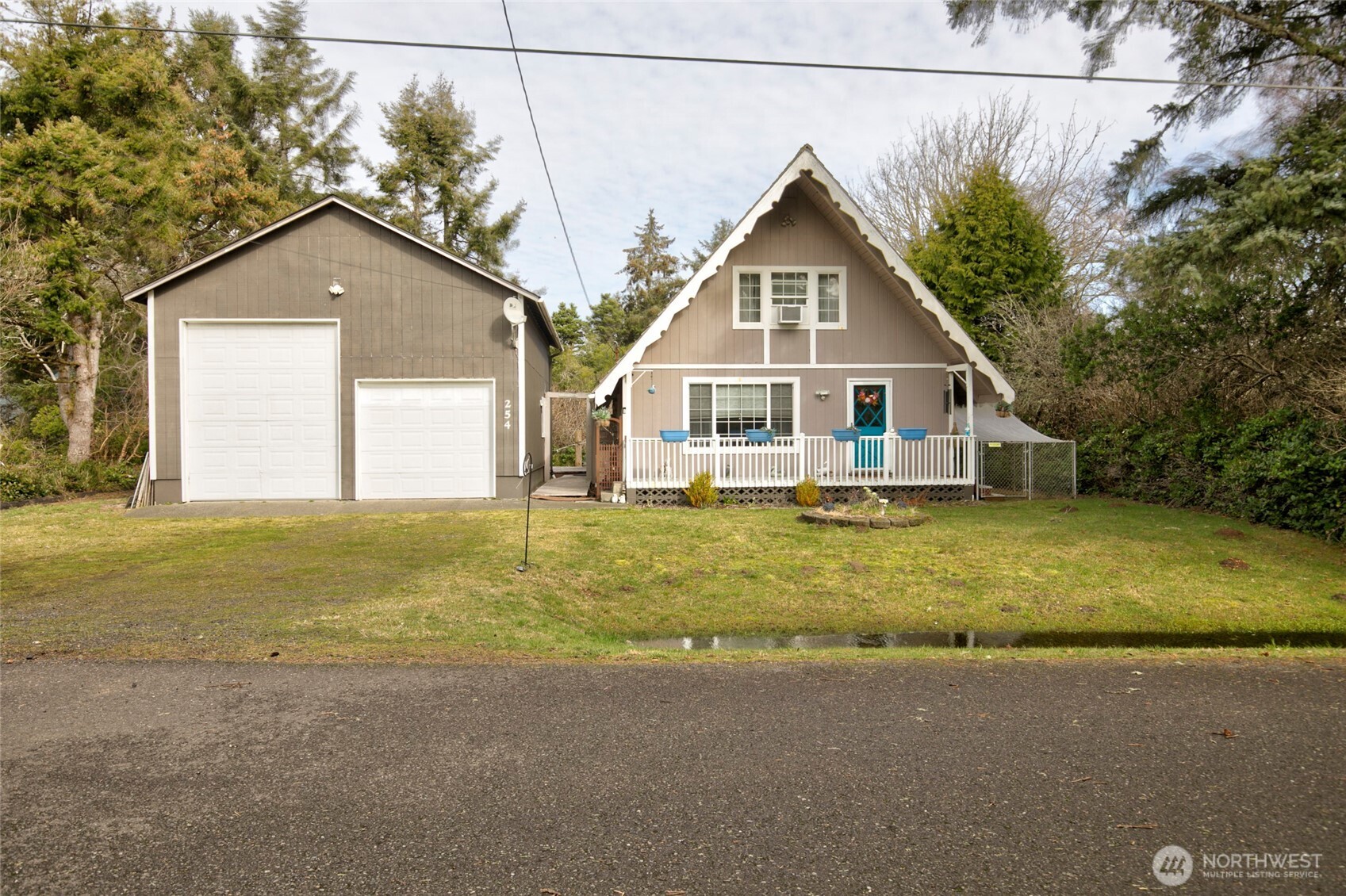 254 Wishkah Street Property Photo 1