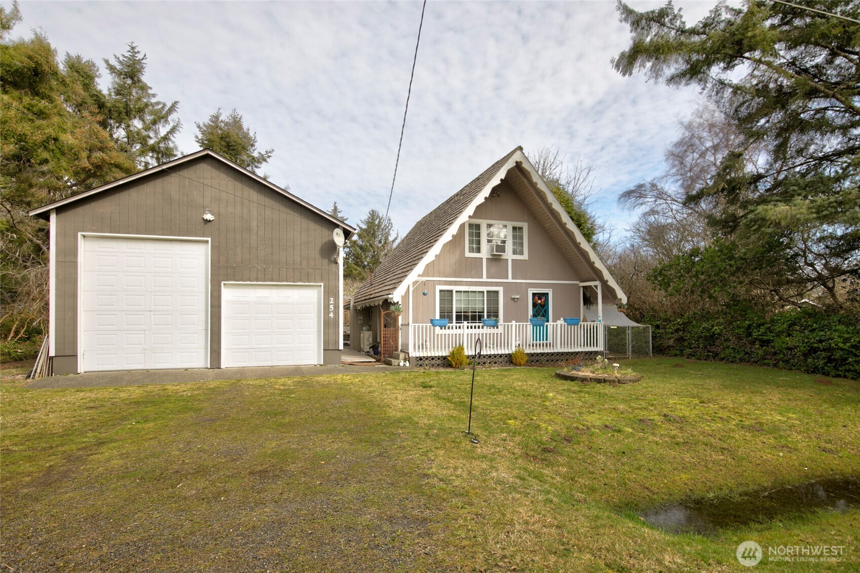 254 Wishkah Street Property Photo 2