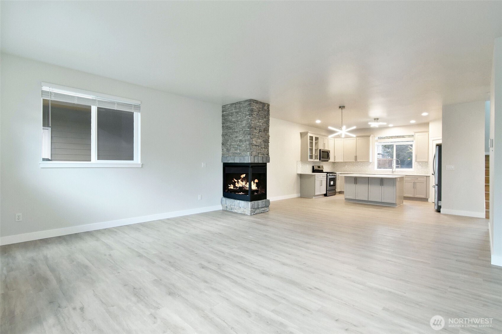 11142 Paine Field Way Property Photo 4