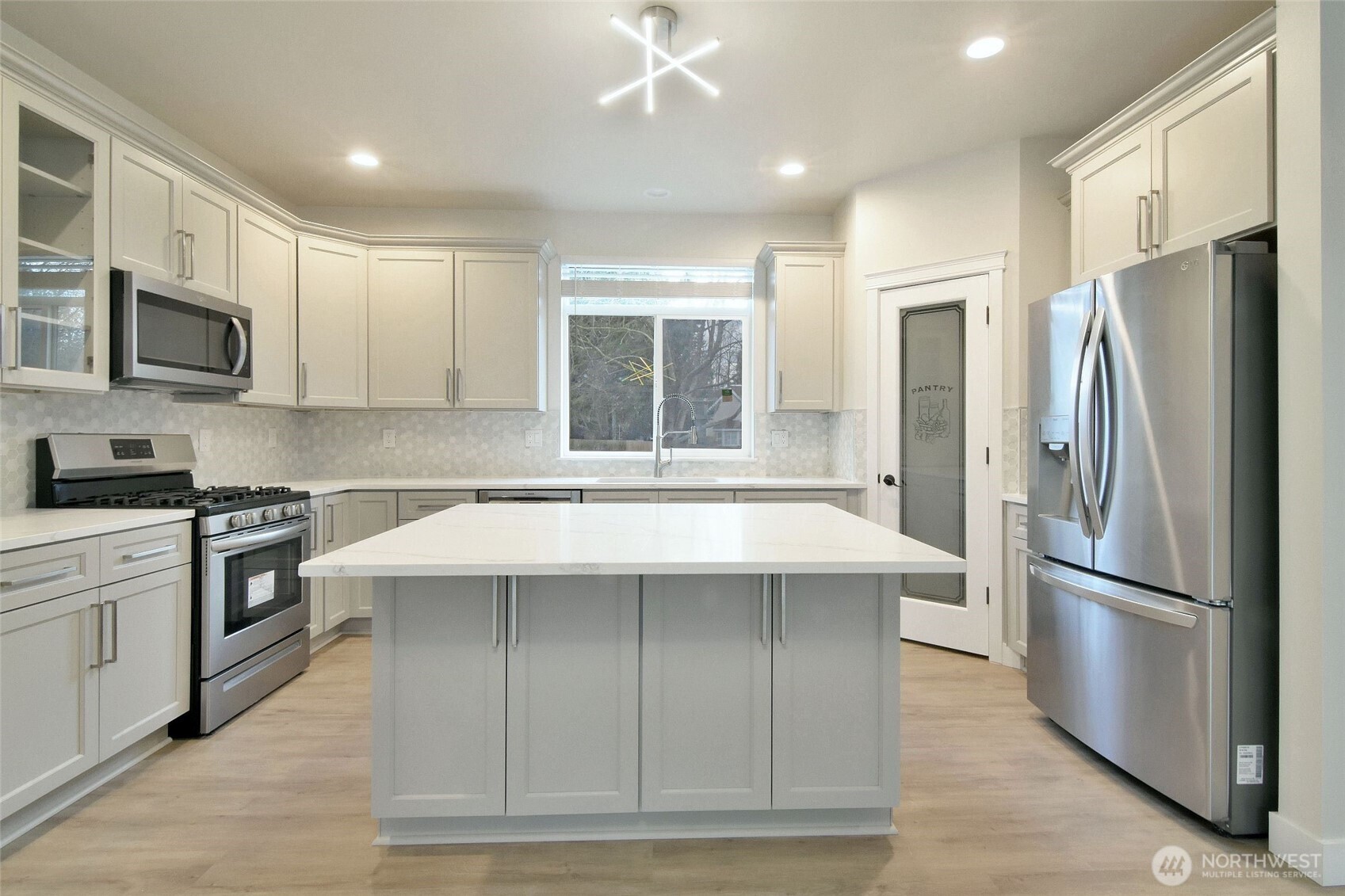 11142 Paine Field Way Property Photo 8