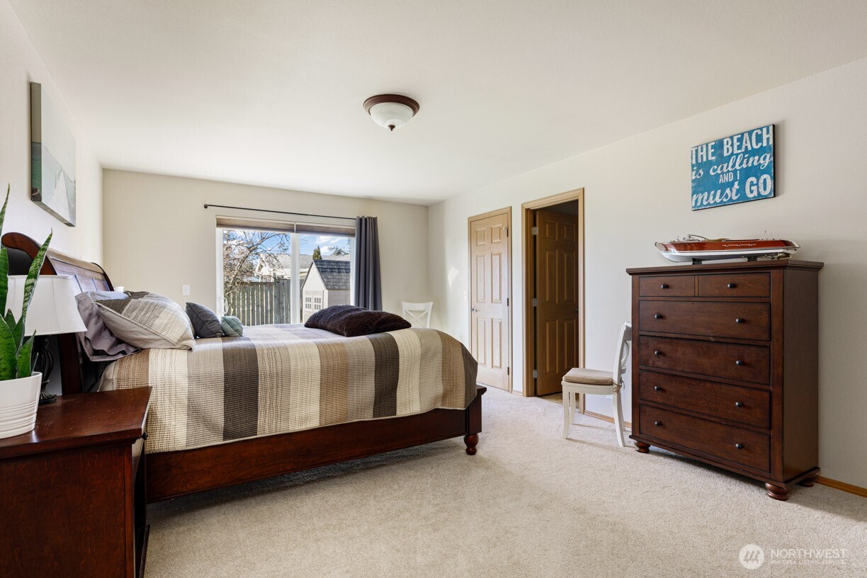 1090 Landing Circle Property Photo 16
