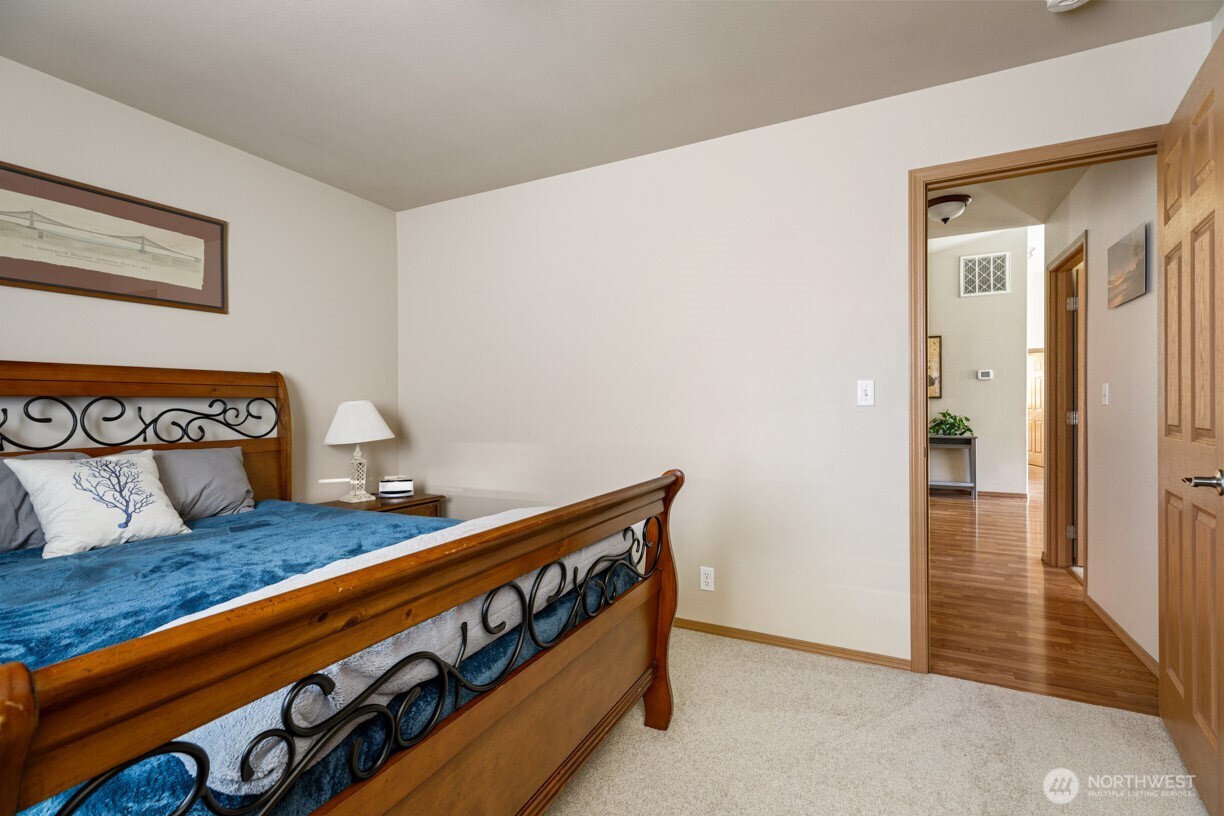1090 Landing Circle Property Photo 22