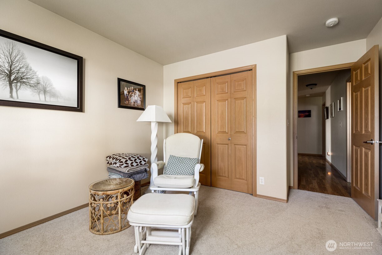 1090 Landing Circle Property Photo 27