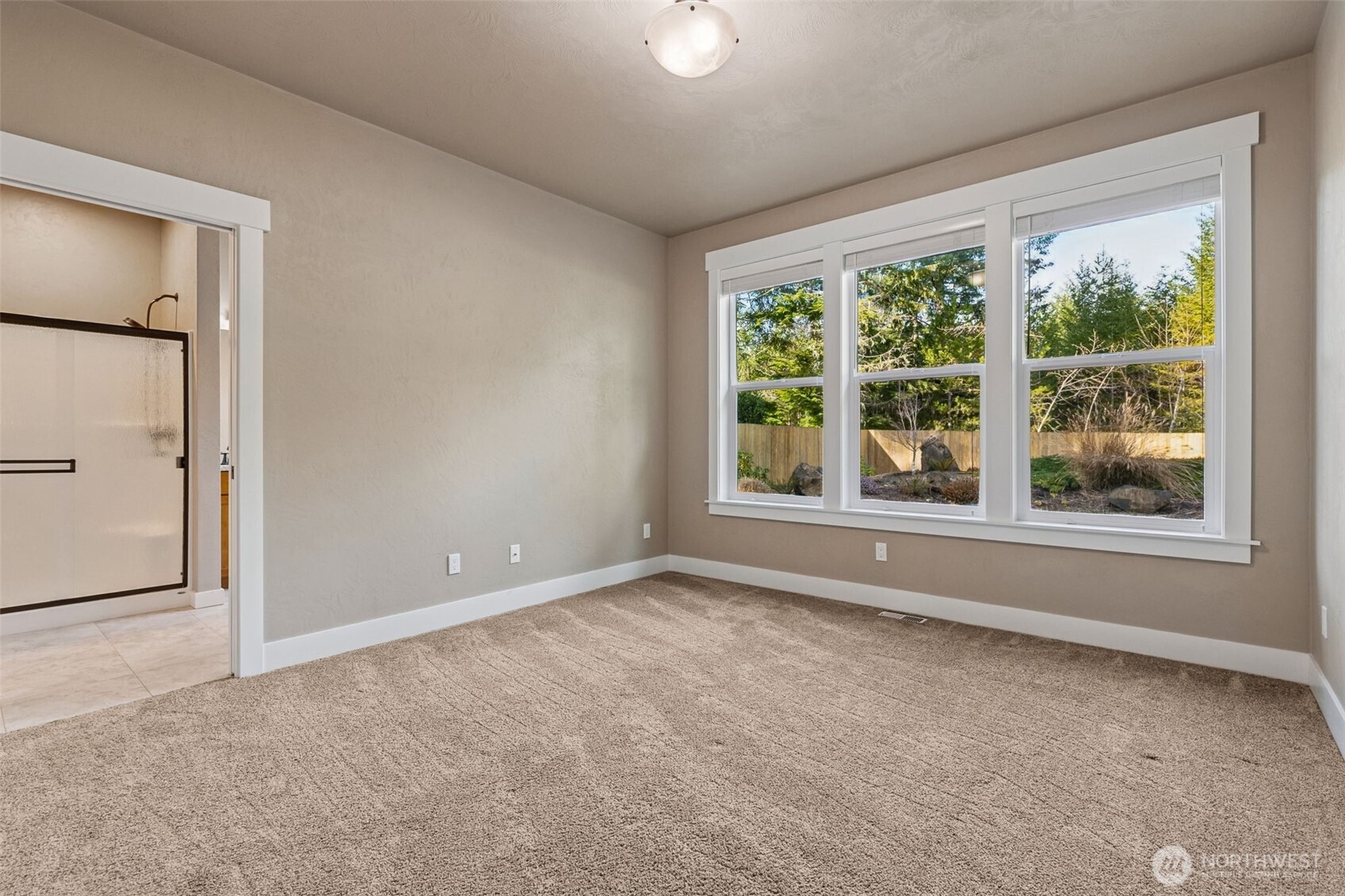 791 E Country Club Drive Property Photo 15