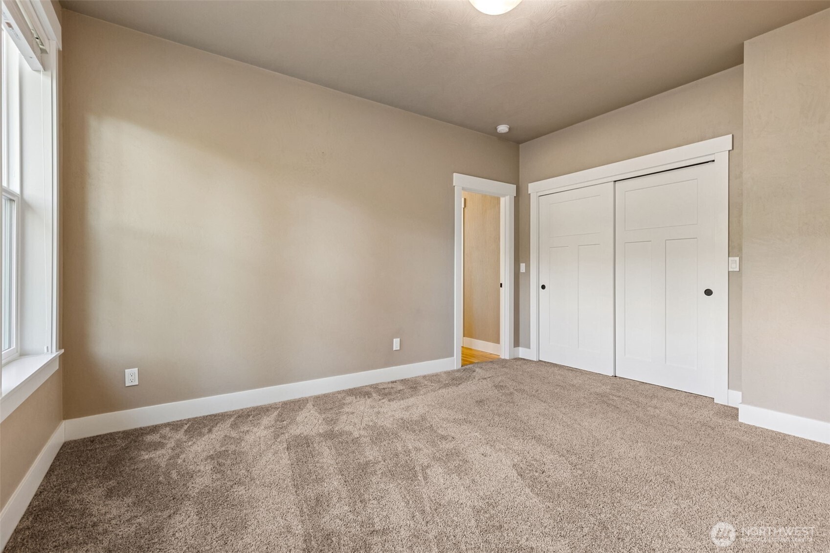 791 E Country Club Drive Property Photo 17