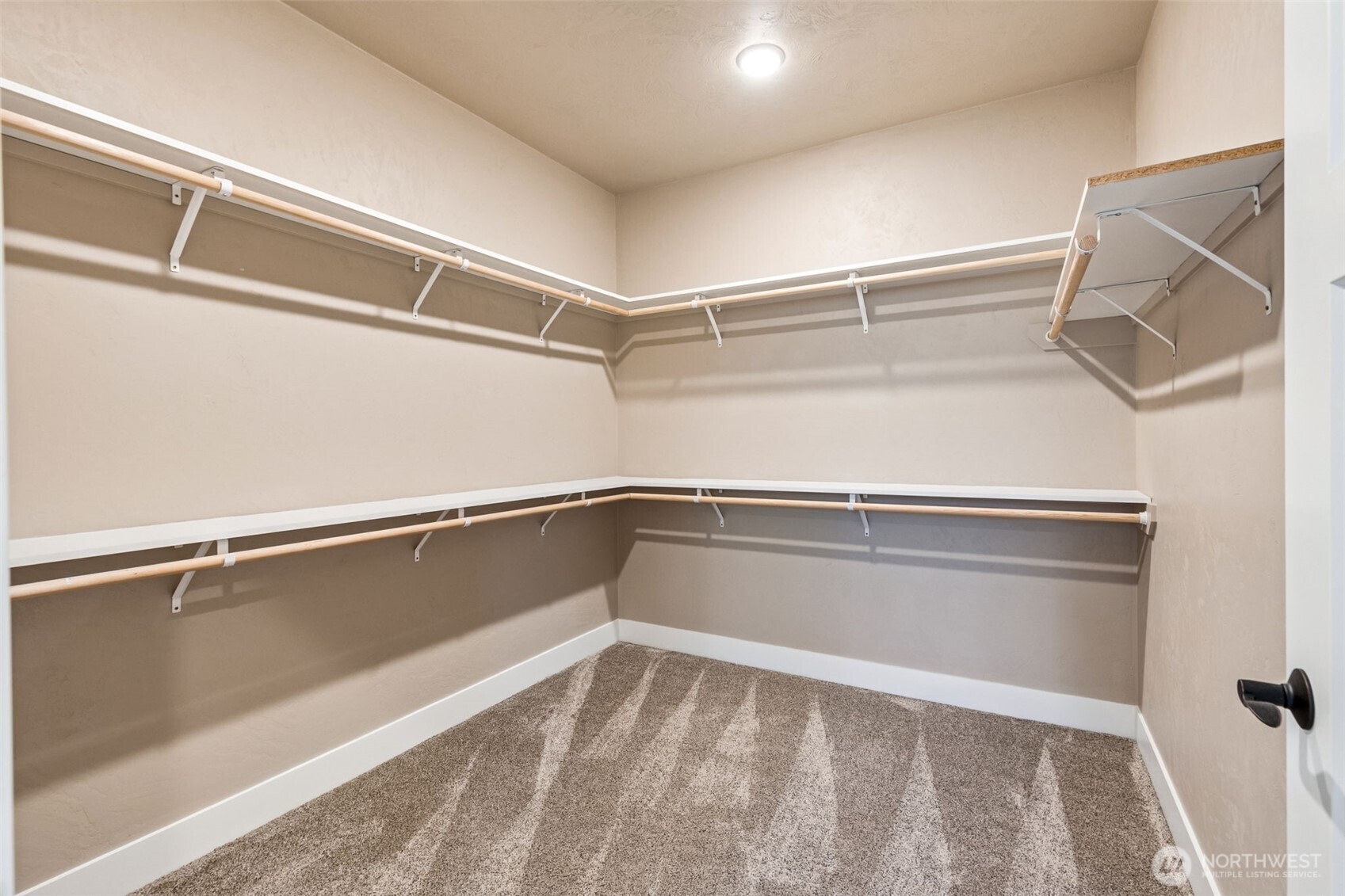 791 E Country Club Drive Property Photo 20