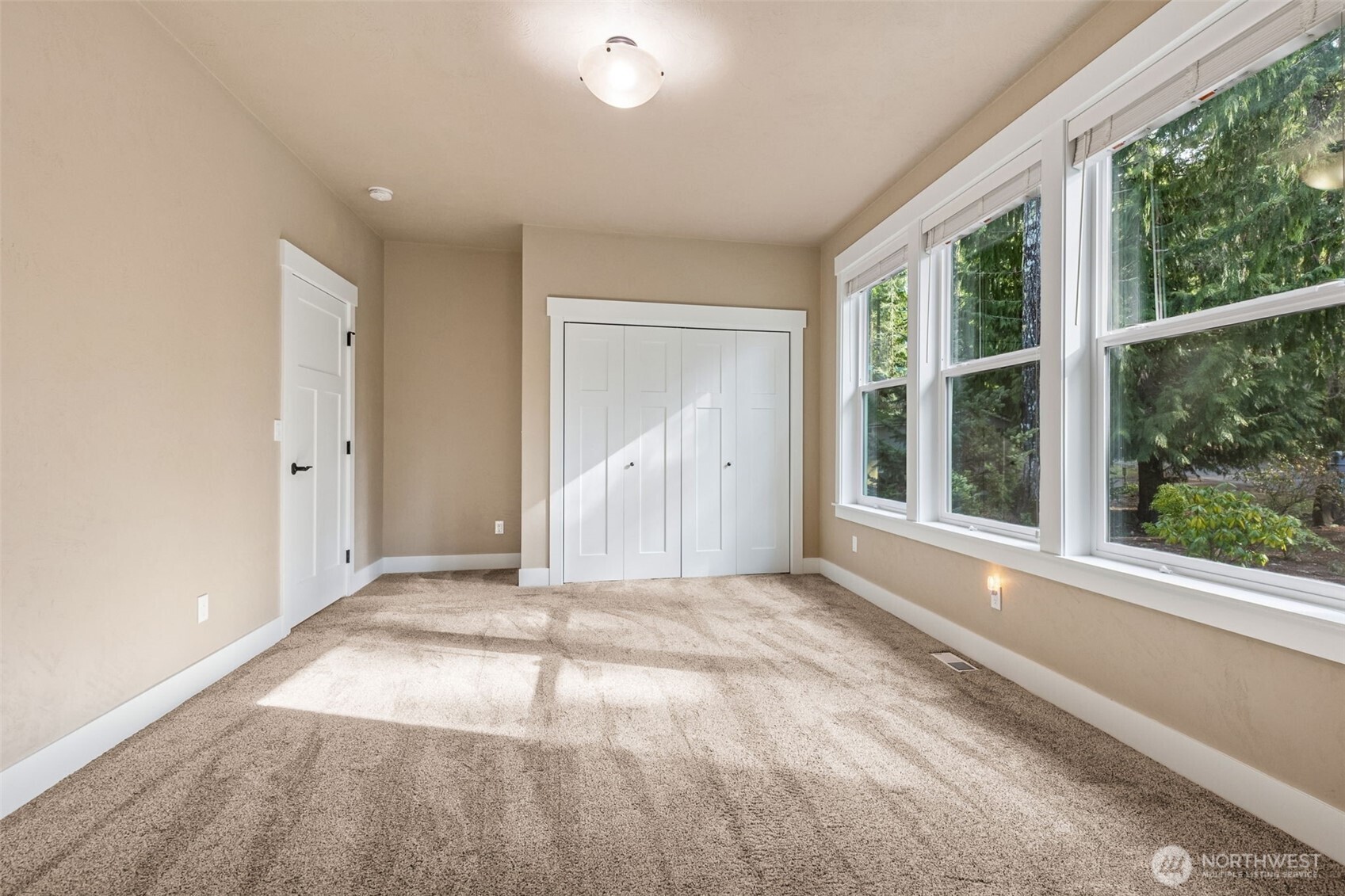 791 E Country Club Drive Property Photo 26