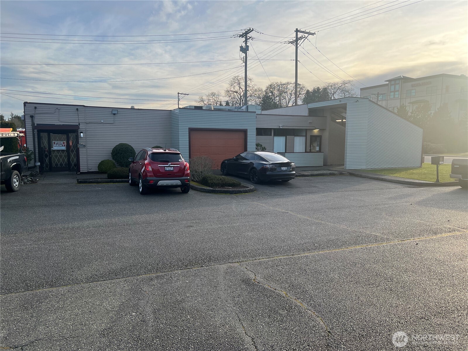 7521 Bridgeport Way B Property Photo 1