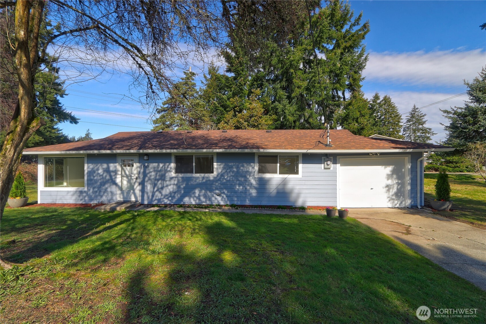 2115 Pinehurst Avenue Property Photo