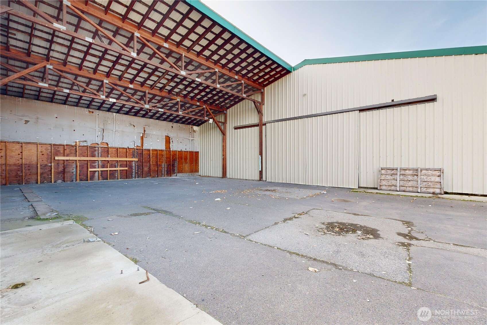 508 Wellington Avenue Property Photo 32
